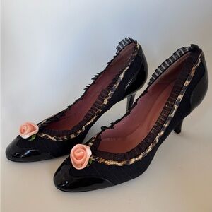 Beverly Feldman Black Jaguar Accent Women's Pumps with Pink Rose size 9M